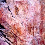 Graffiti sulla parete di roccia