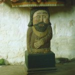 Chiesa: statuetta in legno