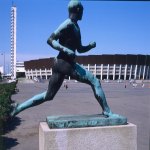 Stadio Olimpico, statua in bronzo