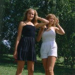 Persone: adolescenti in posa