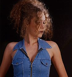 Elisa: ritratto, primo piano