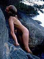 Tessa esce dall'acqua: rinasce